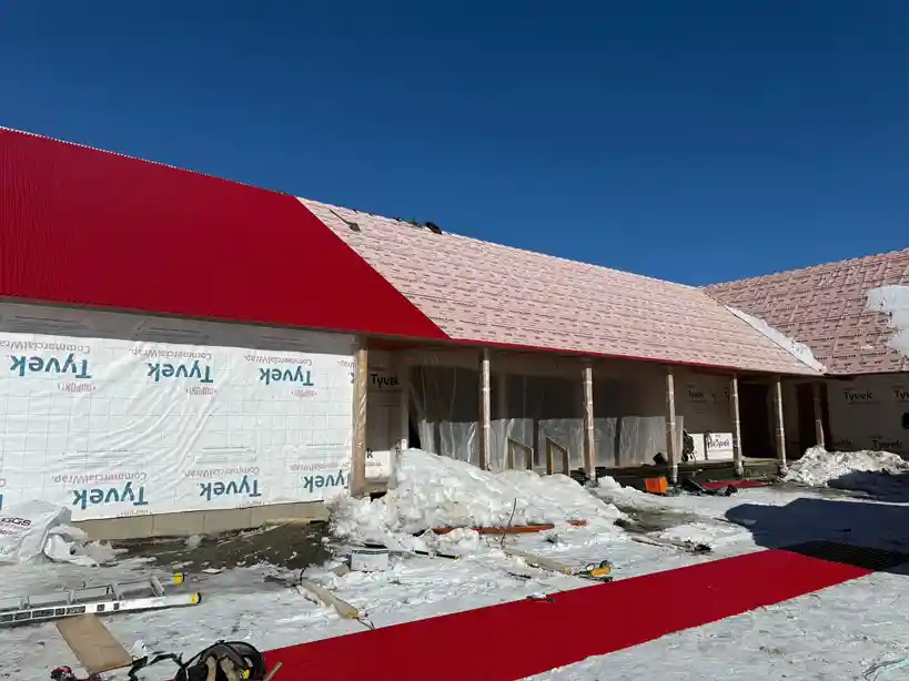 Commercial roofing&mdash;withstand 120-mph winds and extreme heat
